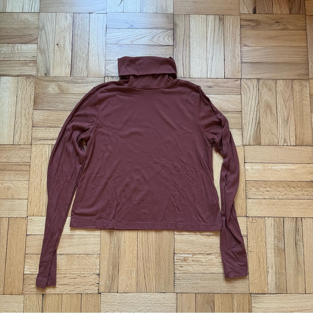 💘 Clay Turtleneck